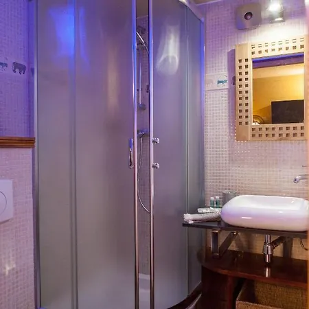 Peniche Mirage, Cabine St Exupery بيت ضيافة قرقشونه